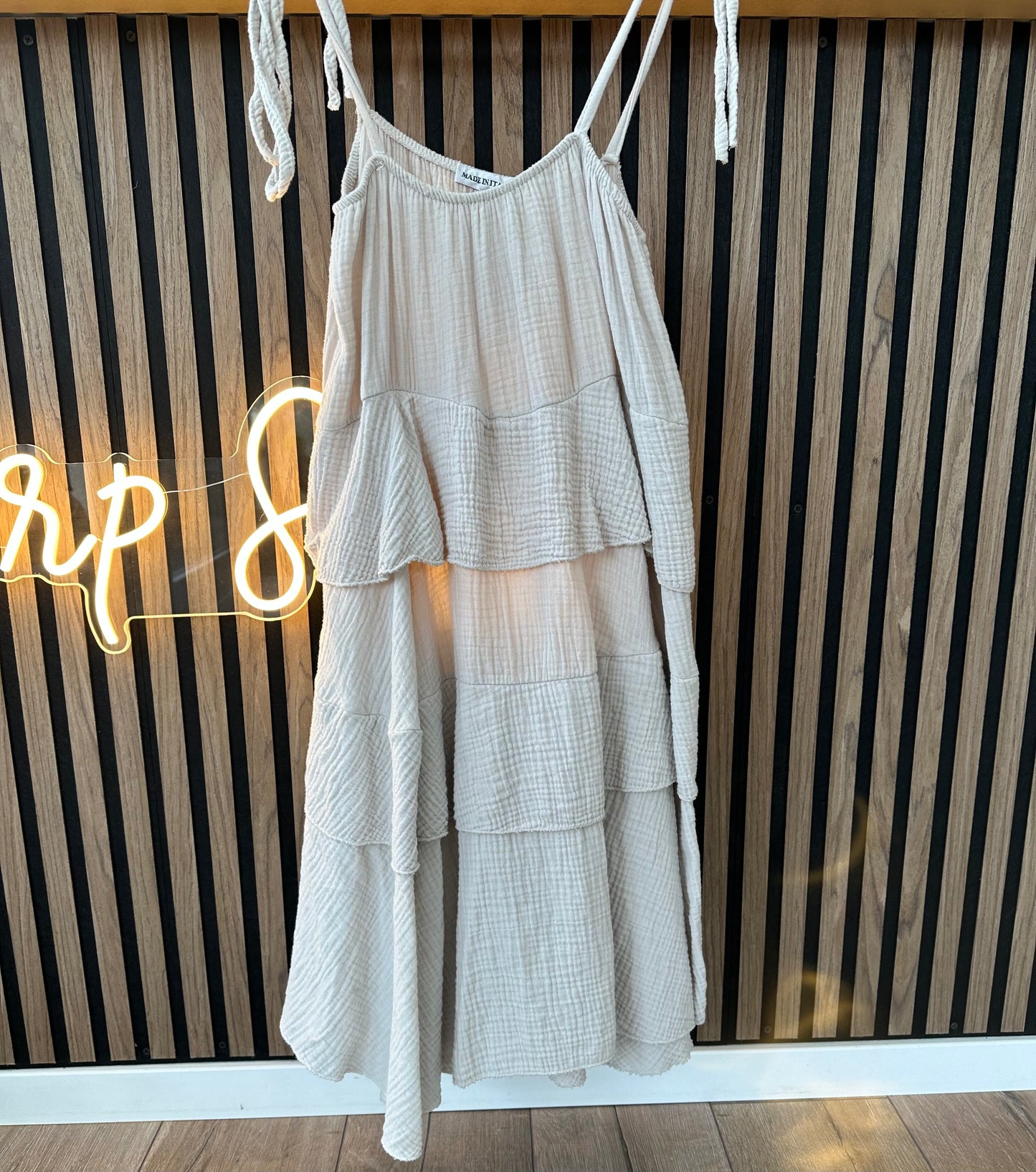 Musselinstufenkleid Beige