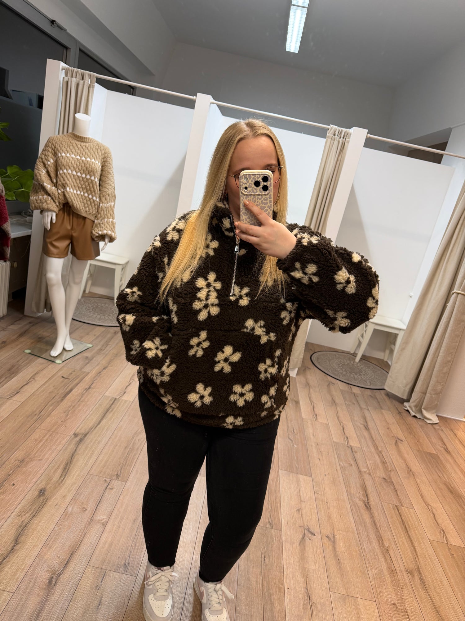 Kuschelpullover Blümchen