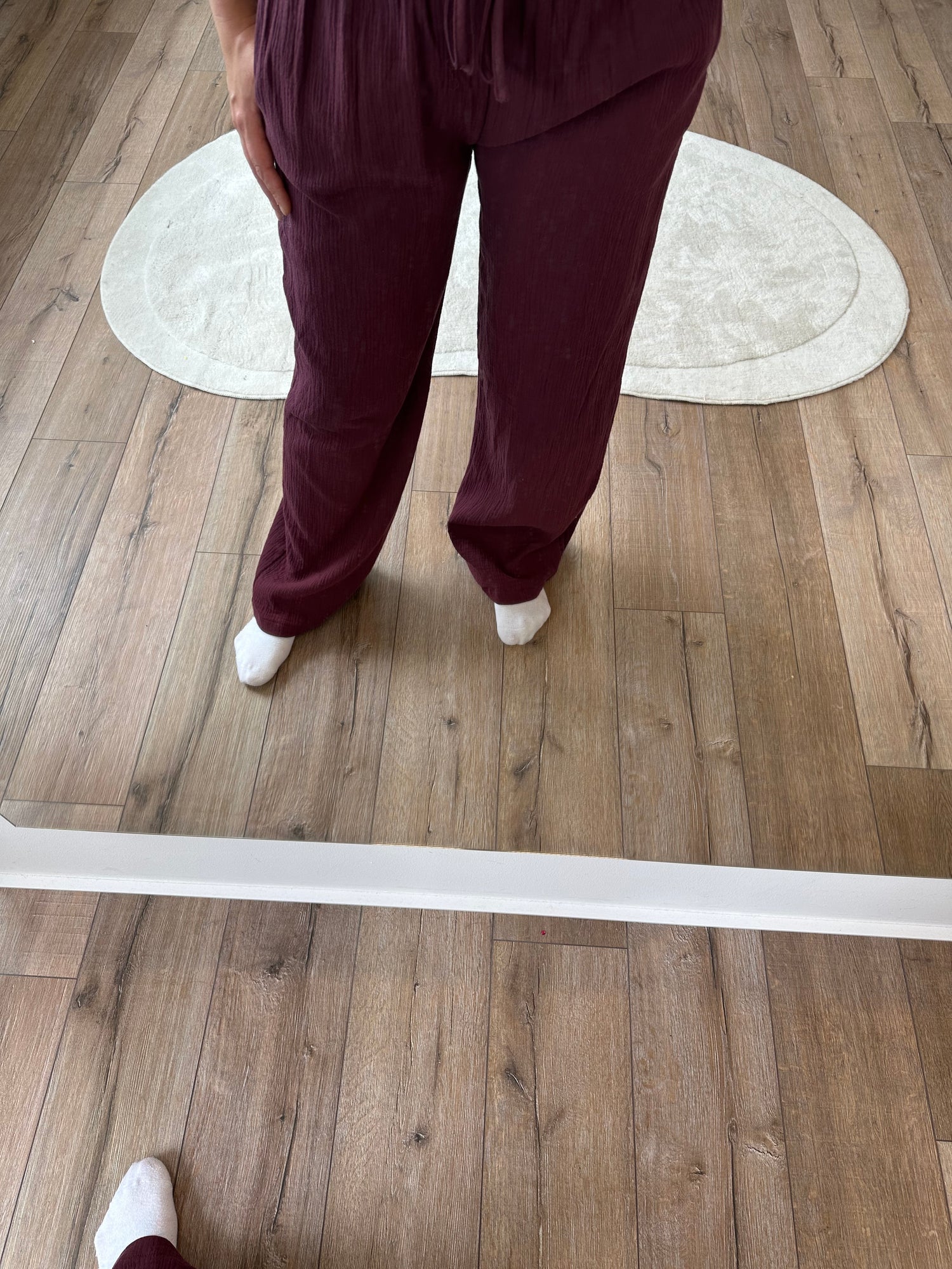 Musselinhose in Überlänge Burgunder