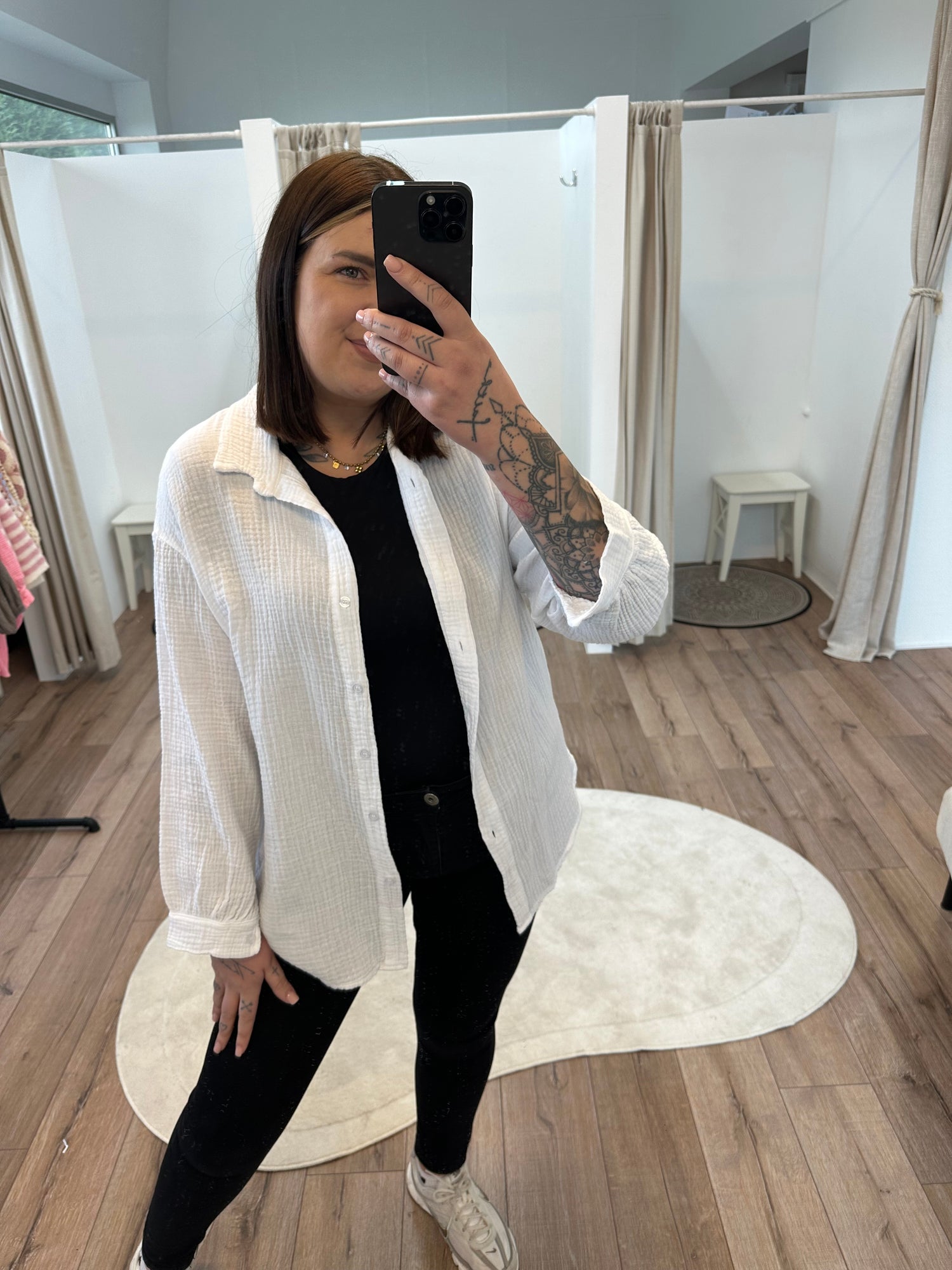 Kurze Musselinbluse