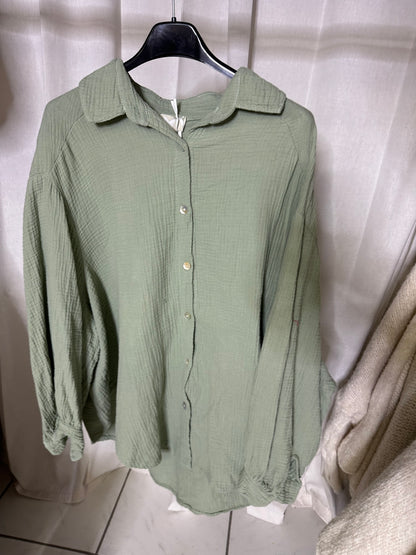 Kurze Musselinbluse