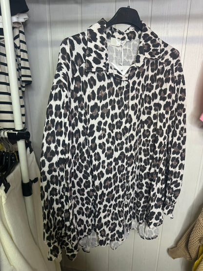 Kurze Musselinbluse Leo