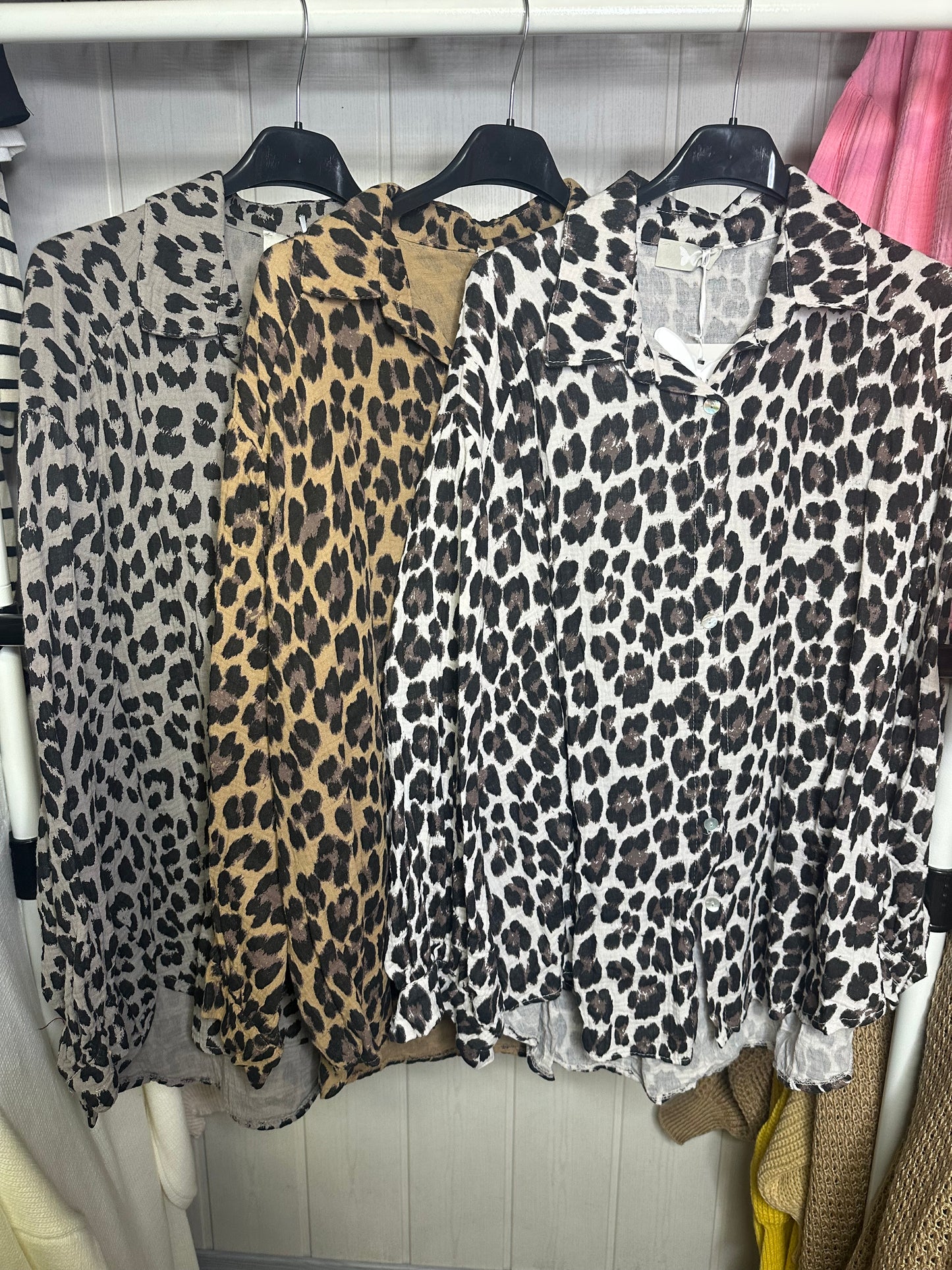 Kurze Musselinbluse Leo