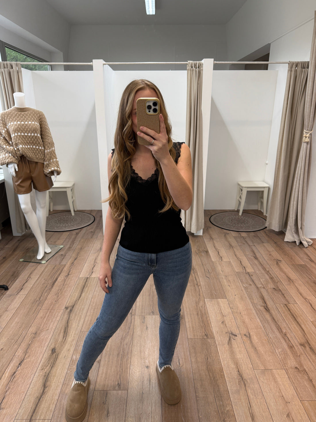 Ripped top mit Spitze