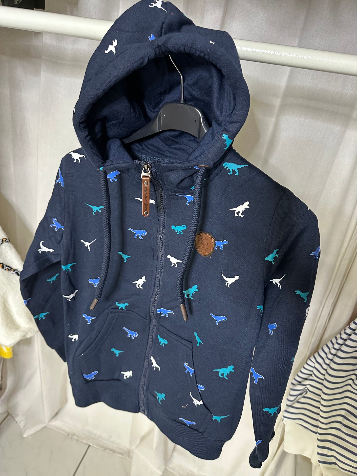 Sweater Dino
