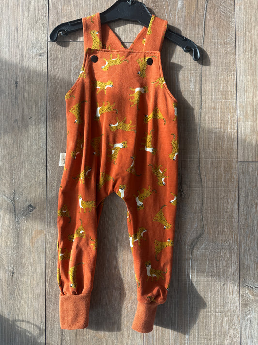 Latzhose Handmade Leopard
