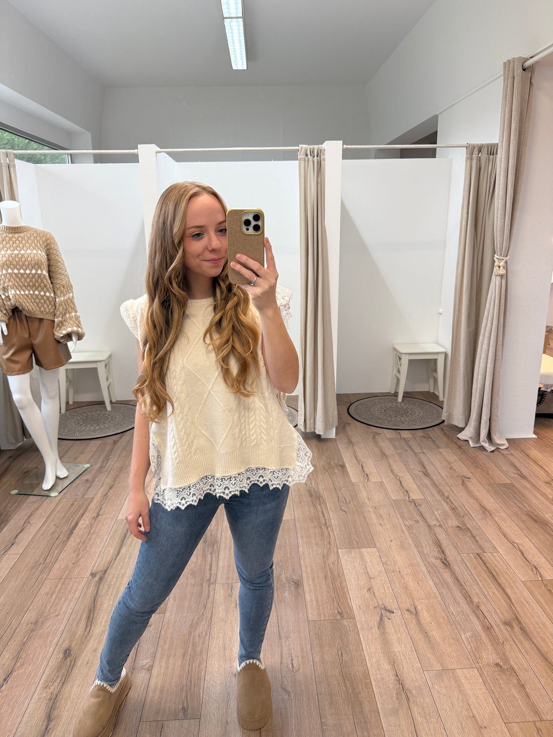 Pullunder mit Spitze